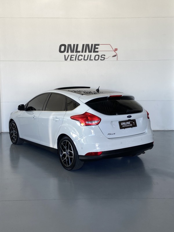FOCUS 2.0 TITANIUM PLUS HATCH 16V FLEX 4P AUTO - 2016 - FARROUPILHA