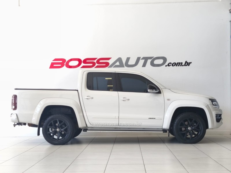 AMAROK 3.0 V6 TDI HIGHLINE CD DIESEL 4MOTION AUTOMÁTICO - 2023 - CAXIAS DO SUL