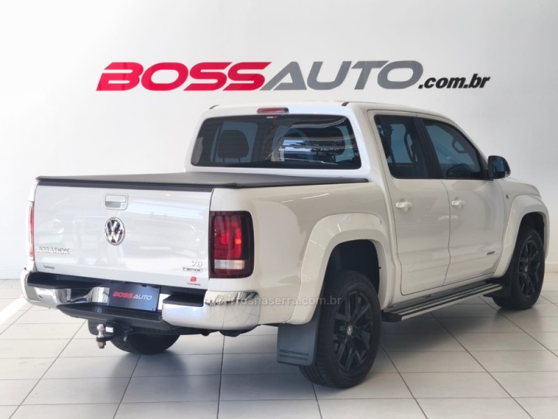 AMAROK 3.0 V6 TDI HIGHLINE CD DIESEL 4MOTION AUTOMÁTICO - 2023 - CAXIAS DO SUL
