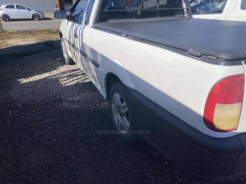 SAVEIRO 1.6 MI CITY CS 8V GASOLINA 2P MANUAL G.III - 2004 - CAXIAS DO SUL