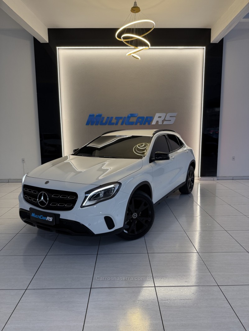 GLA 200 1.6 CGI NIGHT 16V FLEX 4P AUTOMÁTICO - 2019 - ESTâNCIA VELHA