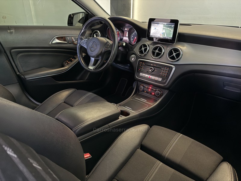 GLA 200 1.6 CGI NIGHT 16V FLEX 4P AUTOMÁTICO - 2019 - ESTâNCIA VELHA