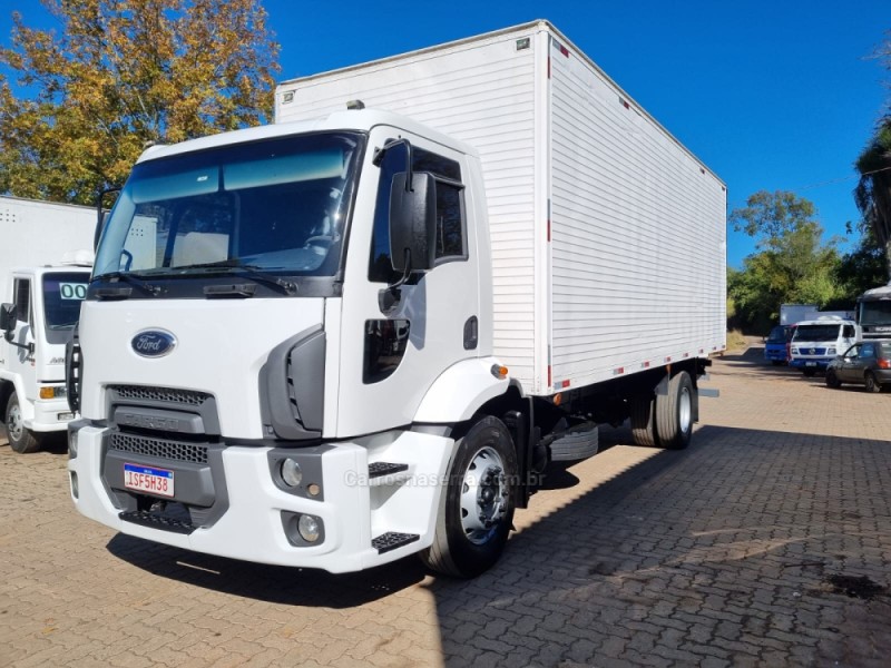 cargo 1517  2012 portao