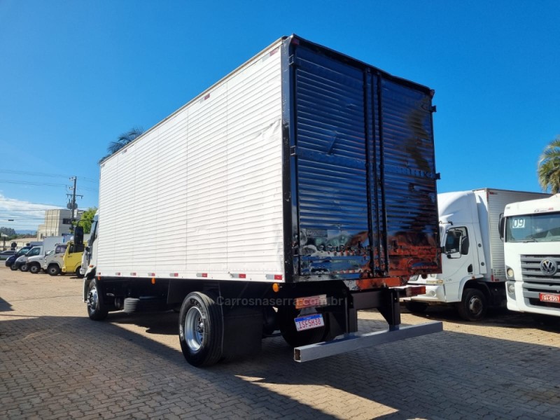CARGO 1517  - 2012 - PORTãO