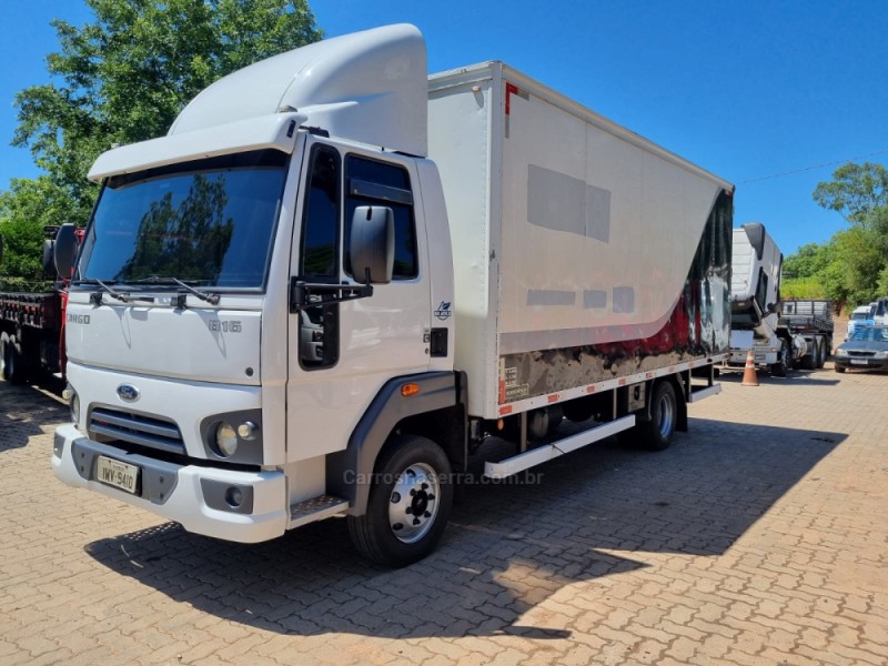 cargo 816 s 2016 portao