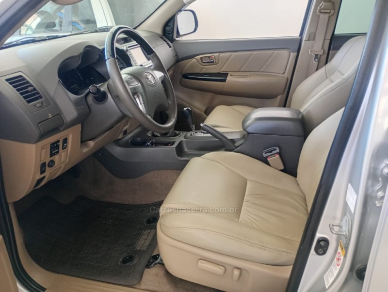 HILUX SW4 3.0 SRV 4X4 16V TURBO INTERCOOLER DIESEL 4P AUTOMÁTICO - 2013 - NOVA PETRóPOLIS