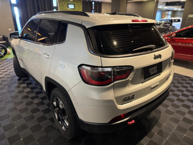COMPASS 2.0 16V DIESEL TRAILHAWK 4X4 AUTOMÁTICO - 2017 - FARROUPILHA