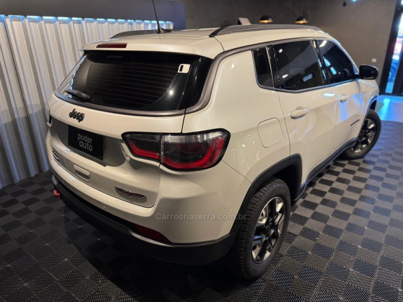 COMPASS 2.0 16V DIESEL TRAILHAWK 4X4 AUTOMÁTICO - 2017 - FARROUPILHA