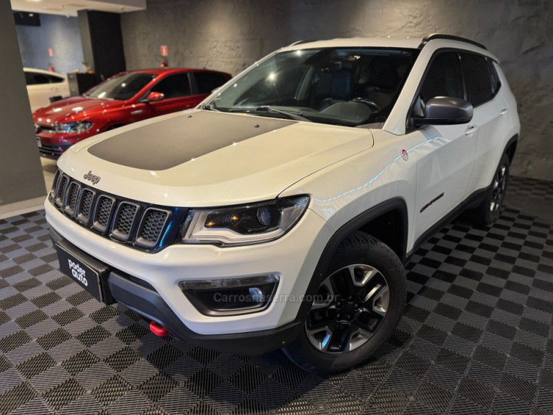 COMPASS 2.0 16V DIESEL TRAILHAWK 4X4 AUTOMÁTICO - 2017 - FARROUPILHA