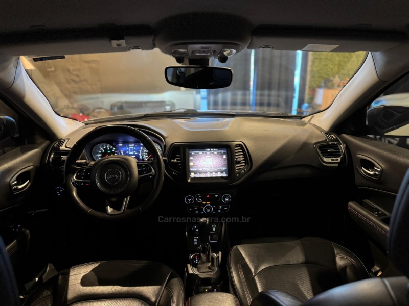 COMPASS 2.0 16V DIESEL TRAILHAWK 4X4 AUTOMÁTICO - 2017 - FARROUPILHA