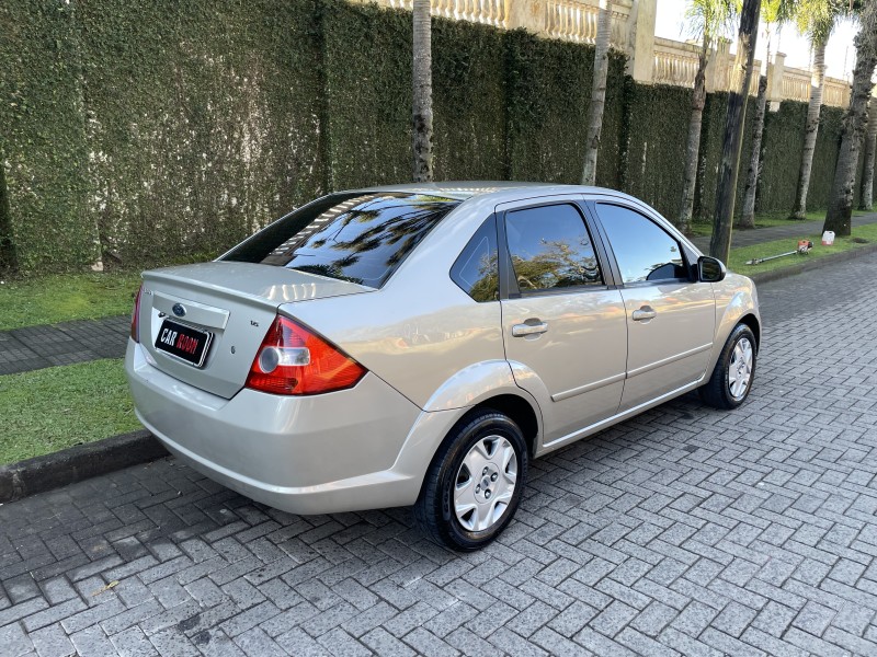 FIESTA 1.6 MPI SEDAN 8V FLEX 4P MANUAL - 2008 - CAXIAS DO SUL