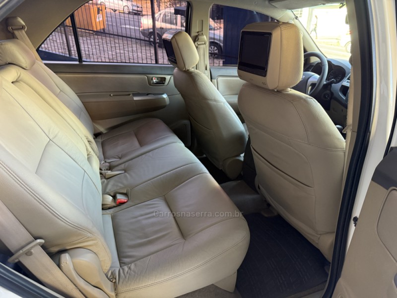 HILUX SW4 2.7 SR 4X2 16V FLEX 4P AUTOMÁTICO - 2012 - CAXIAS DO SUL