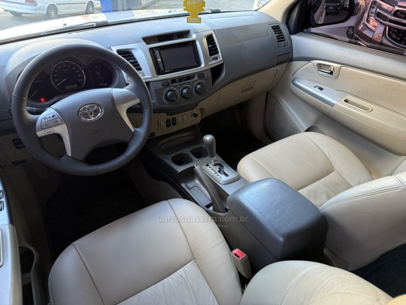 HILUX SW4 2.7 SR 4X2 16V FLEX 4P AUTOMÁTICO - 2012 - CAXIAS DO SUL