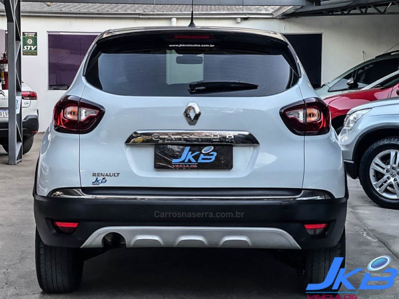 CAPTUR 1.6 16V INTENSE BOSE FLEX 4P AUTOMÁTICO - 2018 - NOVO HAMBURGO