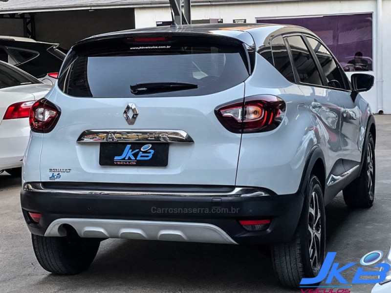 CAPTUR 1.6 16V INTENSE BOSE FLEX 4P AUTOMÁTICO - 2018 - NOVO HAMBURGO