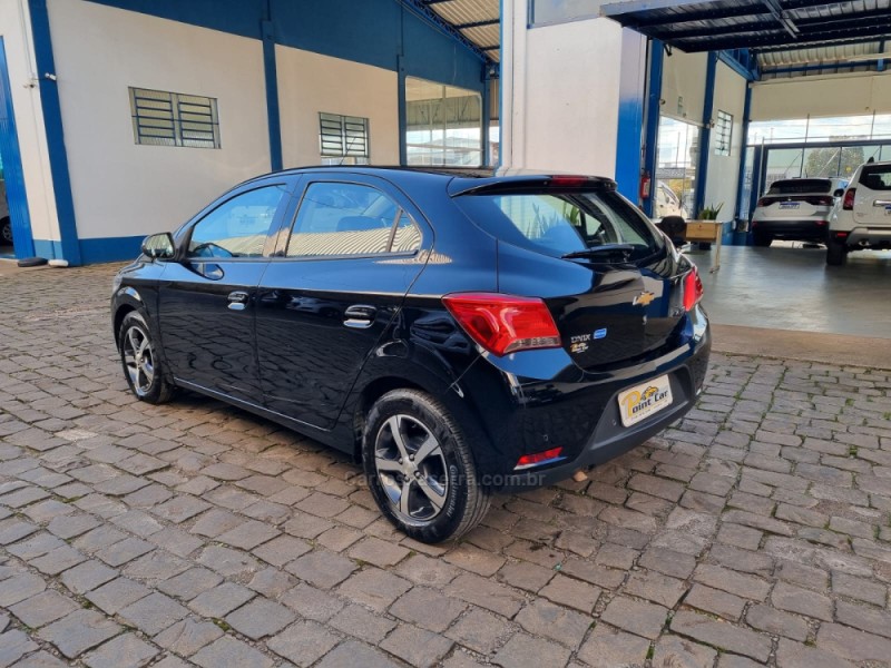 ONIX 1.4 MPFI LTZ 8V FLEX 4P MANUAL - 2018 - VACARIA