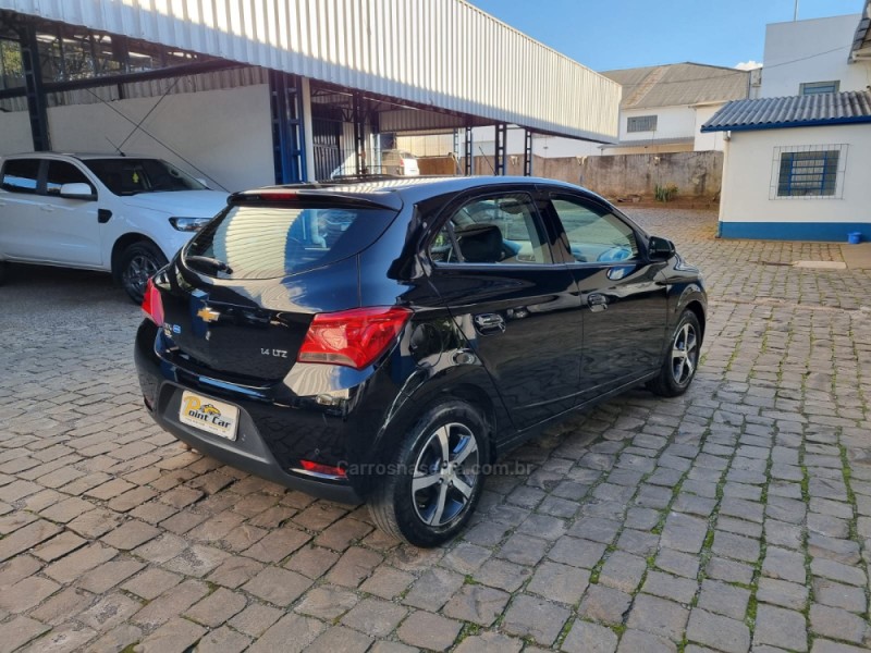 ONIX 1.4 MPFI LTZ 8V FLEX 4P MANUAL - 2018 - VACARIA