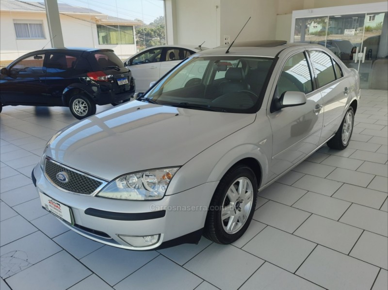 MONDEO 2.0 GHIA 16V GASOLINA 4P AUTOMÁTICO - 2004 - GARIBALDI