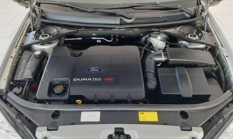 MONDEO 2.0 GHIA 16V GASOLINA 4P AUTOMÁTICO - 2004 - GARIBALDI