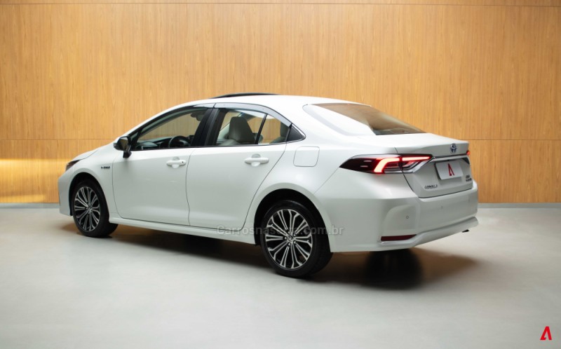 COROLLA 1.8 ALTIS PREMIUM 16V HÍBRIDO 4P AUTOMÁTICO - 2021 - GARIBALDI