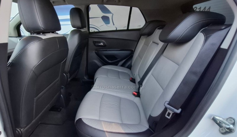 TRACKER 1.8 MPFI LTZ 4X2 16V FLEX 4P AUTOMÁTICO - 2015 - SALVADOR DO SUL