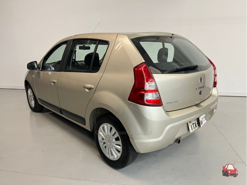 SANDERO 1.6 PRIVILÉGE 8V FLEX 4P MANUAL - 2012 - CAXIAS DO SUL