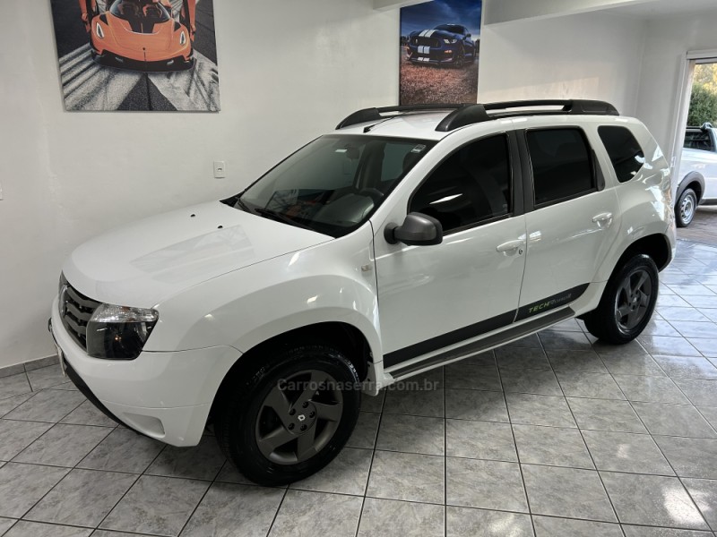 duster 2.0 tech road 4x2 16v flex 4p automatico 2015 nova prata