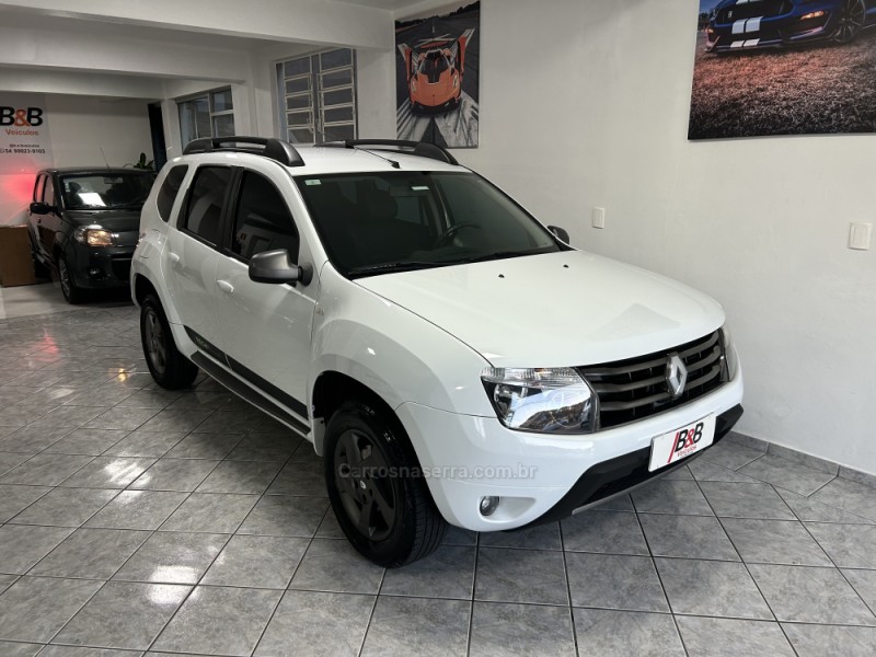 DUSTER 2.0 TECH ROAD 4X2 16V FLEX 4P AUTOMÁTICO - 2015 - NOVA PRATA