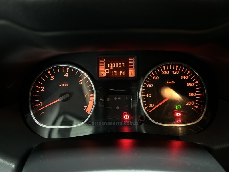 DUSTER 2.0 TECH ROAD 4X2 16V FLEX 4P AUTOMÁTICO - 2015 - NOVA PRATA