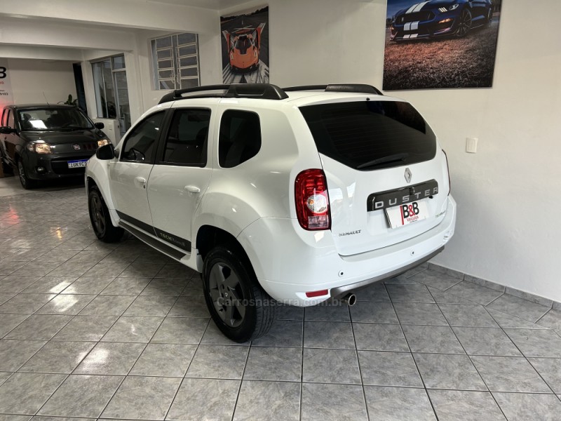 DUSTER 2.0 TECH ROAD 4X2 16V FLEX 4P AUTOMÁTICO - 2015 - NOVA PRATA