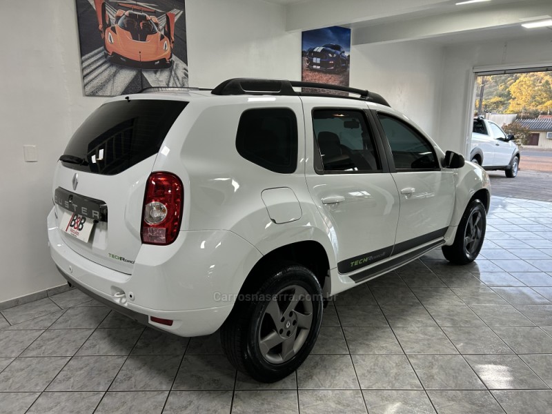 DUSTER 2.0 TECH ROAD 4X2 16V FLEX 4P AUTOMÁTICO - 2015 - NOVA PRATA