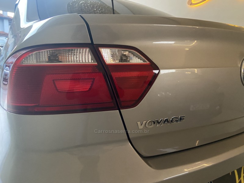 VOYAGE 1.0 MI TRENDLINE 8V FLEX 4P MANUAL - 2013 - CANELA