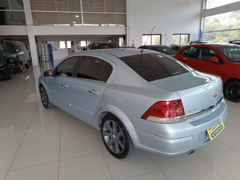 VECTRA 2.0 MPFI ELEGANCE 8V 140CV FLEX 4P MANUAL - 2011 - NOVA PETRóPOLIS