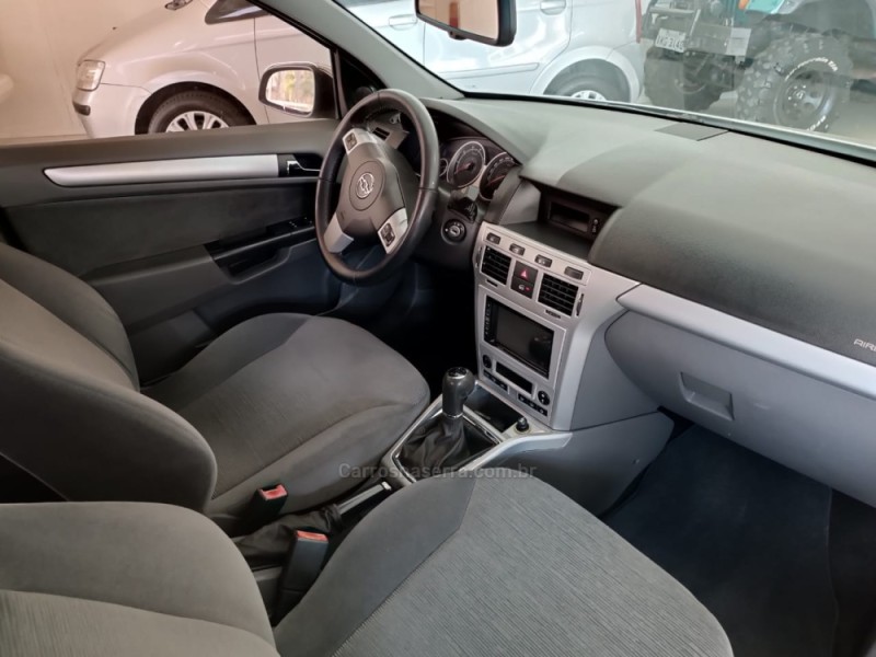 VECTRA 2.0 MPFI ELEGANCE 8V 140CV FLEX 4P MANUAL - 2011 - NOVA PETRóPOLIS