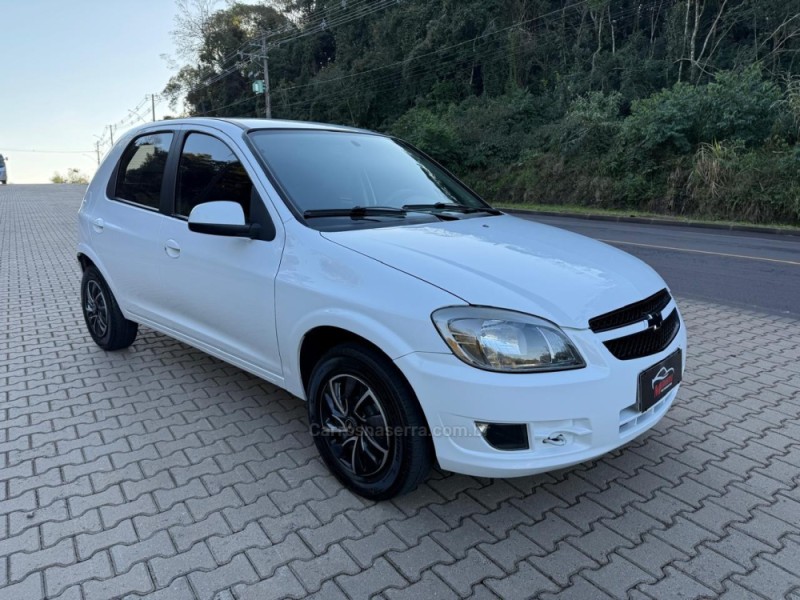 CELTA 1.0 MPFI LT 8V FLEX 4P MANUAL - 2015 - IVOTI