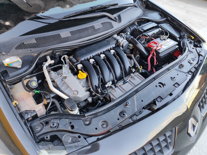 MÉGANE 2.0 EXTREME SEDAN 16V GASOLINA 4P AUTOMÁTICO - 2010 - FARROUPILHA