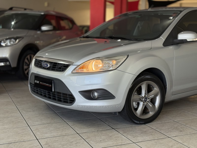 FOCUS 2.0 GLX 16V FLEX 4P AUTOMÁTICO - 2011 - GUAPORé