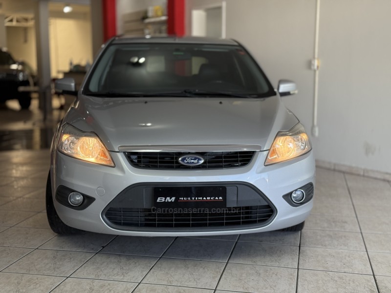 FOCUS 2.0 GLX 16V FLEX 4P AUTOMÁTICO - 2011 - GUAPORé