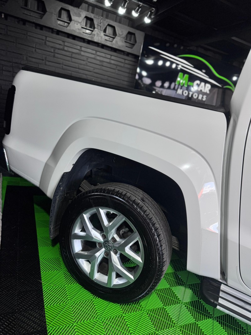 AMAROK 3.0 V6 TDI HIGHLINE CD DIESEL 4MOTION AUTOMÁTICO - 2023 - FELIZ