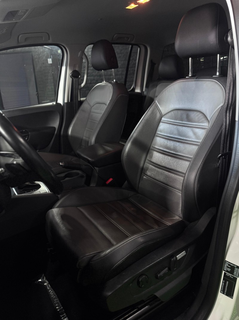 AMAROK 3.0 V6 TDI HIGHLINE CD DIESEL 4MOTION AUTOMÁTICO - 2023 - FELIZ