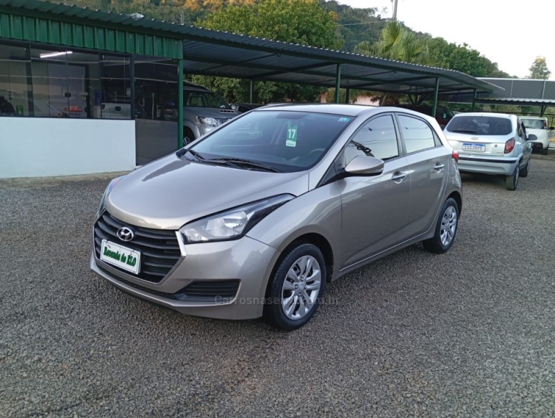 HB20 1.0 COMFORT PLUS 12V FLEX 4P MANUAL - 2017 - PICADA CAFé