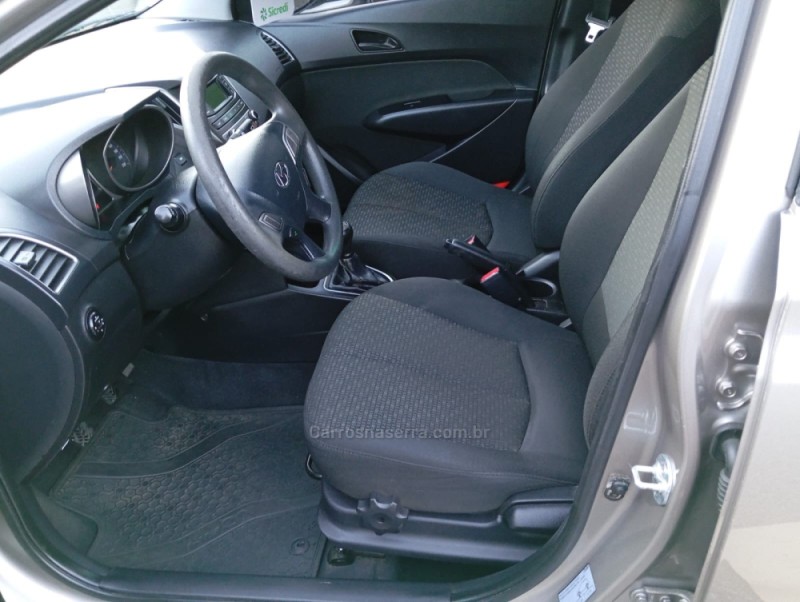 HB20 1.0 COMFORT PLUS 12V FLEX 4P MANUAL - 2017 - PICADA CAFé