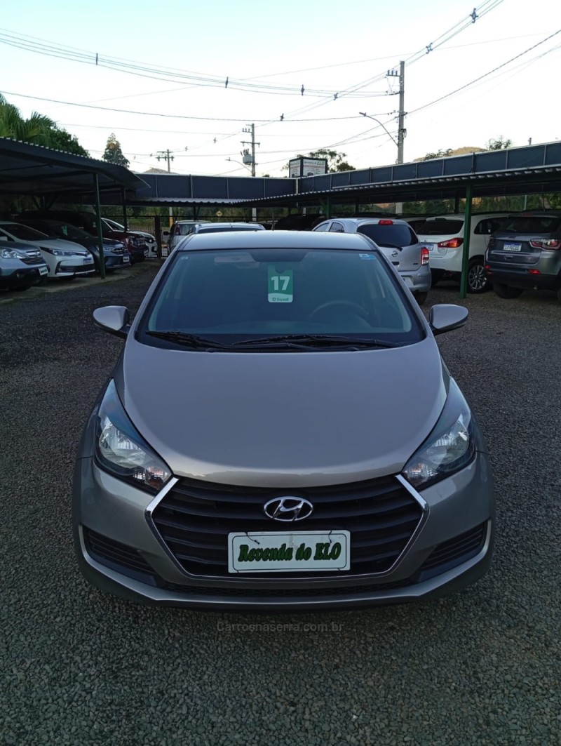 HB20 1.0 COMFORT PLUS 12V FLEX 4P MANUAL - 2017 - PICADA CAFé