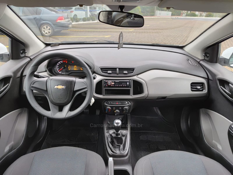 PRISMA 1.0 MPFI JOY 8V FLEX 4P MANUAL - 2018 - NOVA PETRóPOLIS