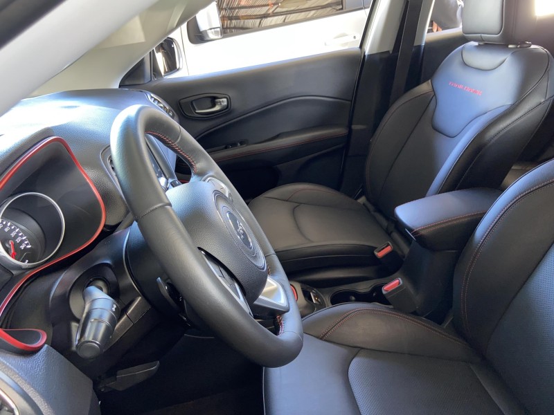 COMPASS 2.0 16V DIESEL TRAILHAWK 4X4 AUTOMÁTICO - 2021 - FARROUPILHA