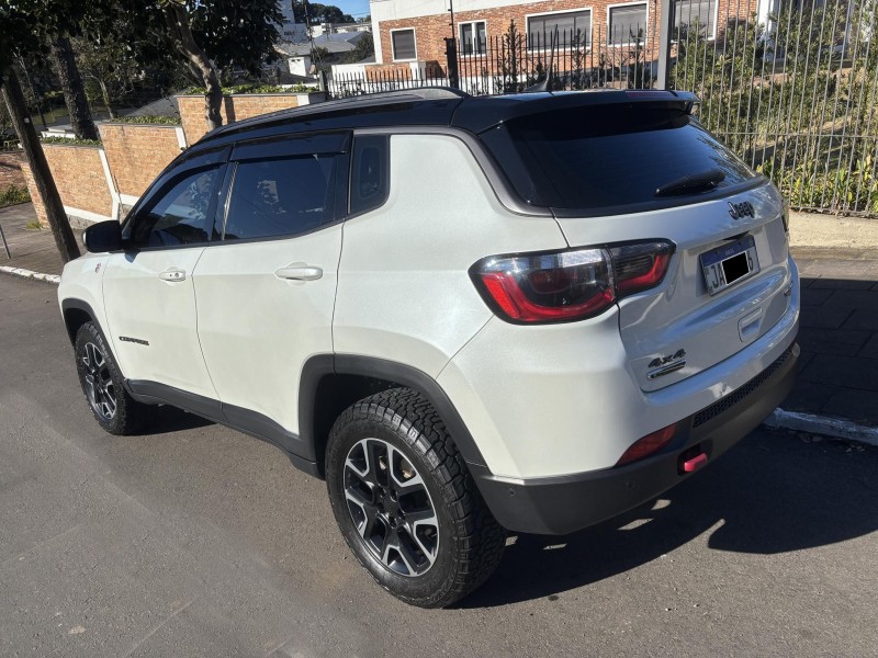 COMPASS 2.0 16V DIESEL TRAILHAWK 4X4 AUTOMÁTICO - 2021 - FARROUPILHA