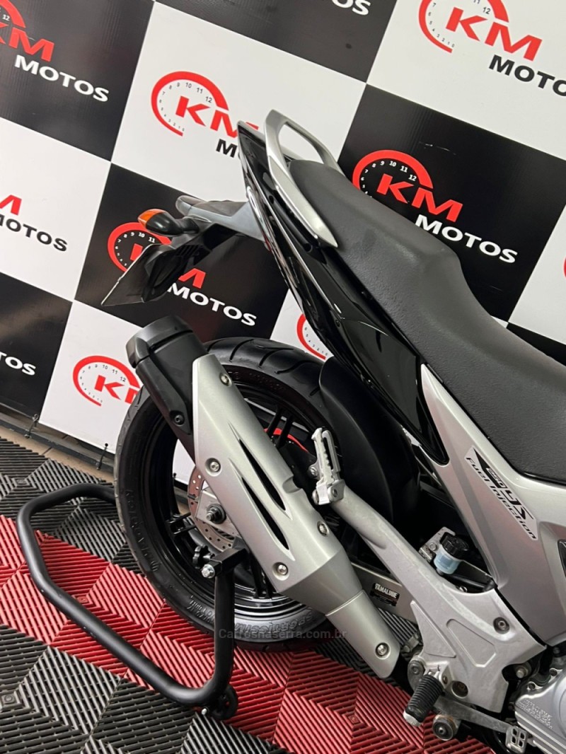 FAZER YS 250 - 2012 - PORTãO