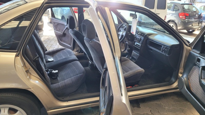 VECTRA 2.0 MPFI GLS 8V GASOLINA 4P MANUAL - 1995 - GARIBALDI