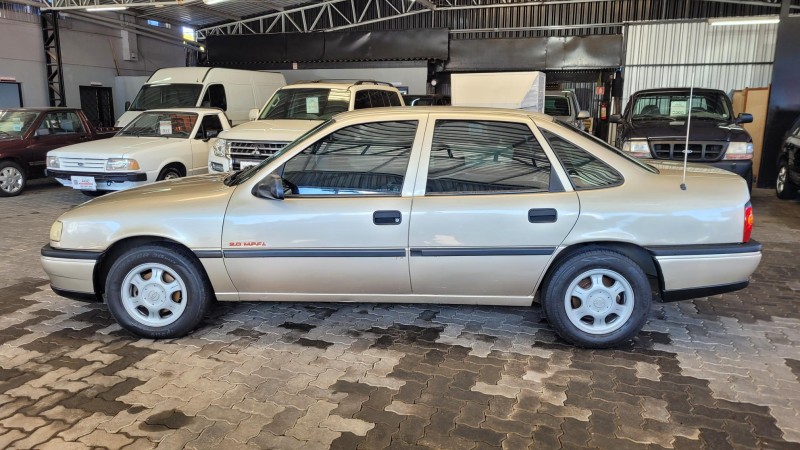 VECTRA 2.0 MPFI GLS 8V GASOLINA 4P MANUAL - 1995 - GARIBALDI