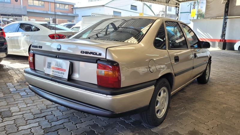 VECTRA 2.0 MPFI GLS 8V GASOLINA 4P MANUAL - 1995 - GARIBALDI